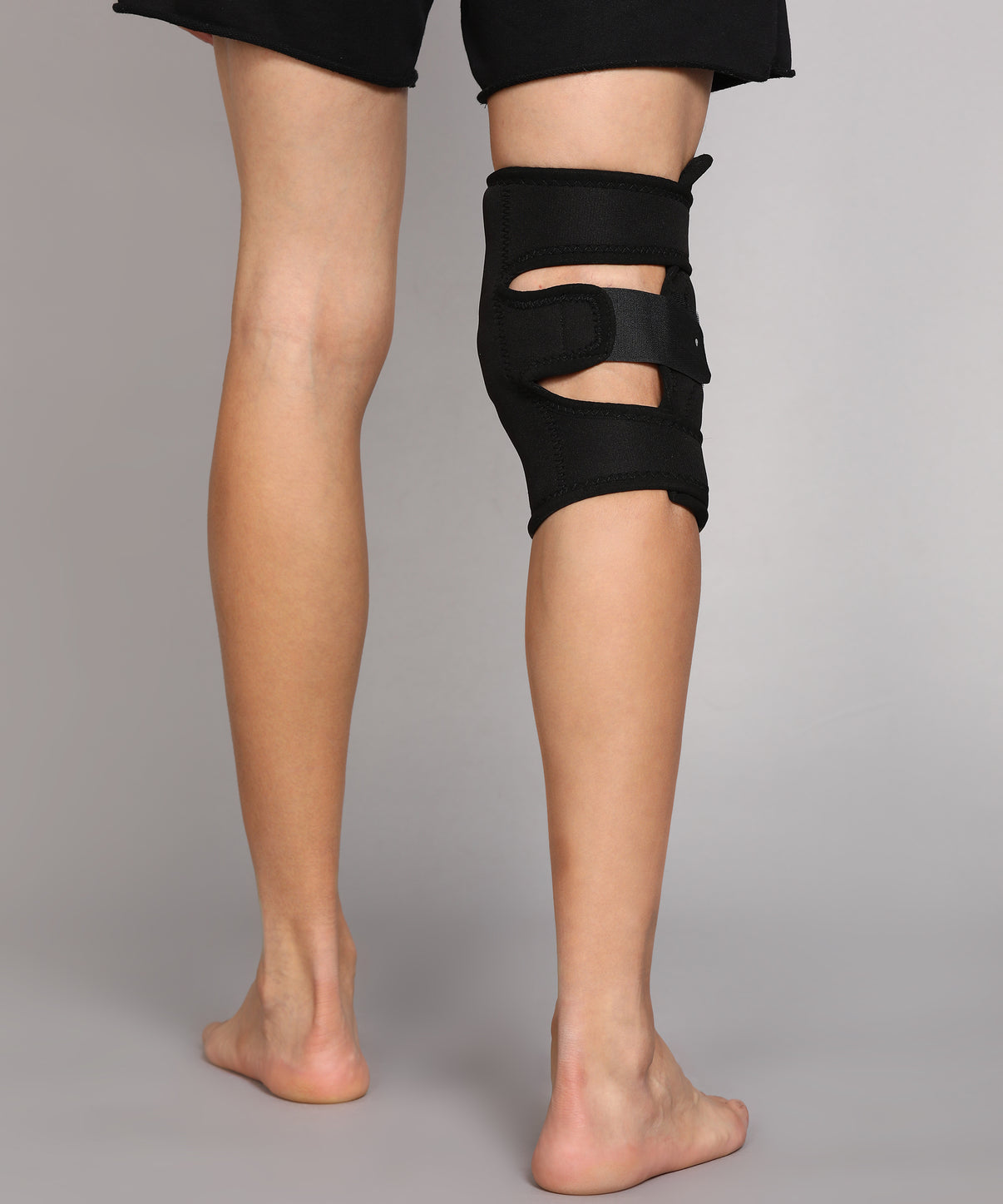 Microsidd Hinged Knee Brace made from Neoprene